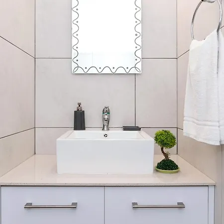 Ivory - Seafront فيلة