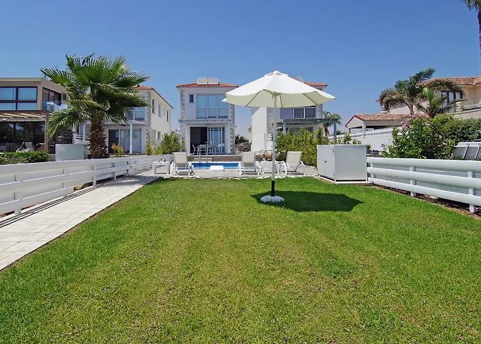 Ivory - Seafront アヤナパ