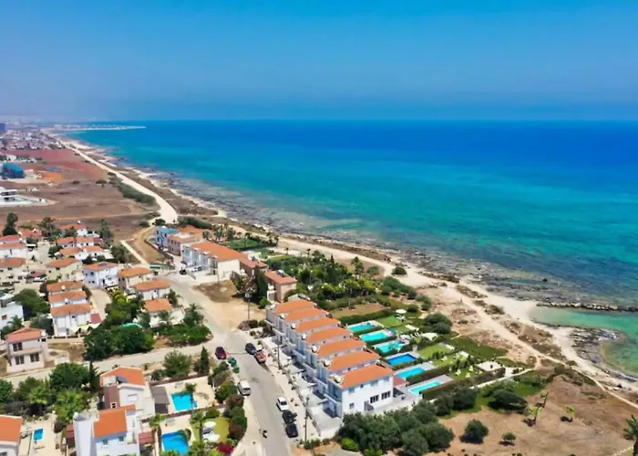 ヴィラ Ivory - Seafront アヤナパ