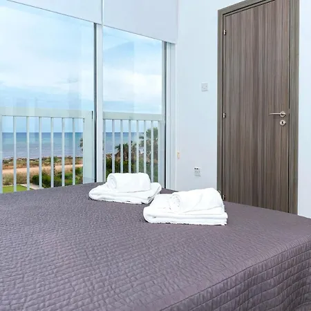 Ivory - Seafront איה נאפה