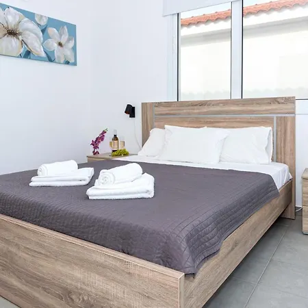 Villa Ivory - Seafront Ayia Napa