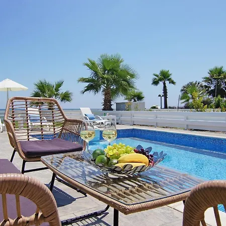 Villa Ivory - Seafront *